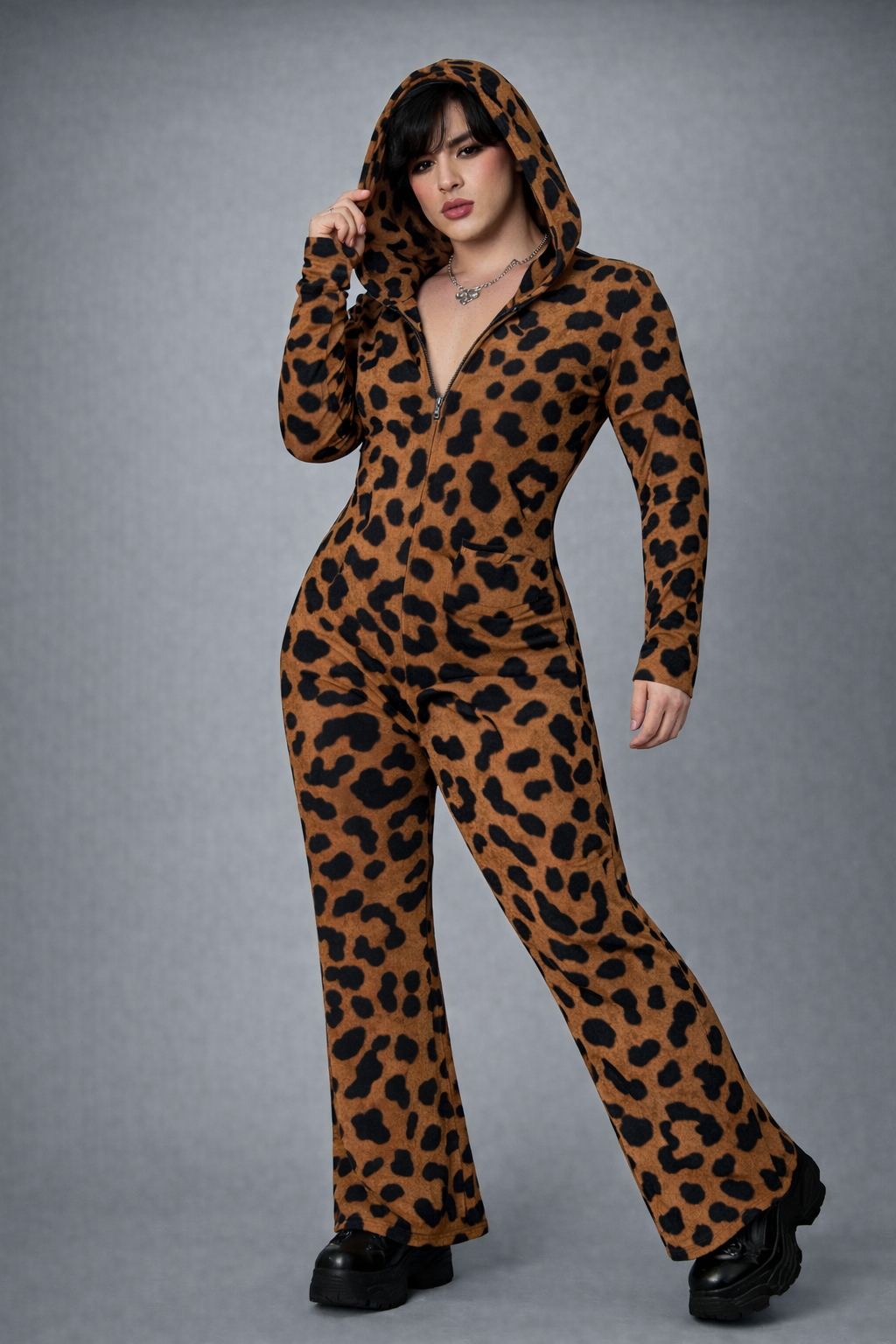  Mono largo de terciopelo con capucha – Estampado leopardo