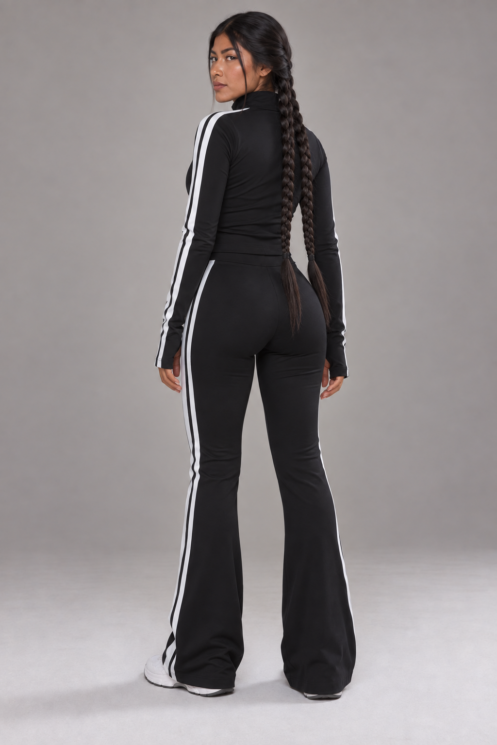 Conjunto deportivo negro con franjas blancas SoyGymBro - vista trasera