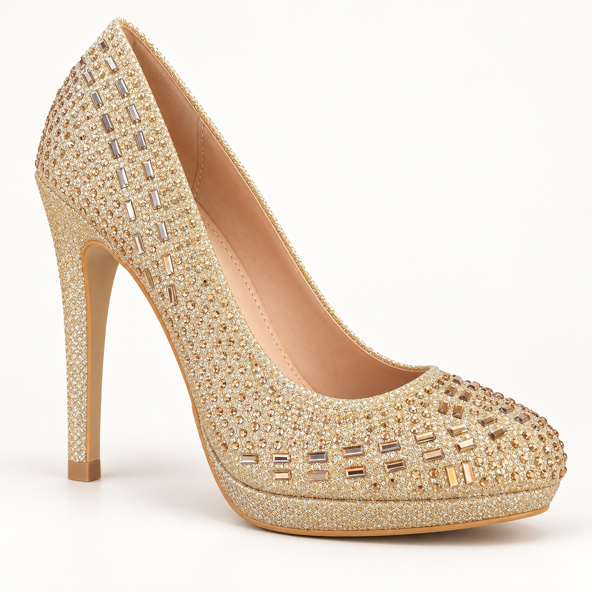 Golden Queen, zapato de salón dorado con pedrería
