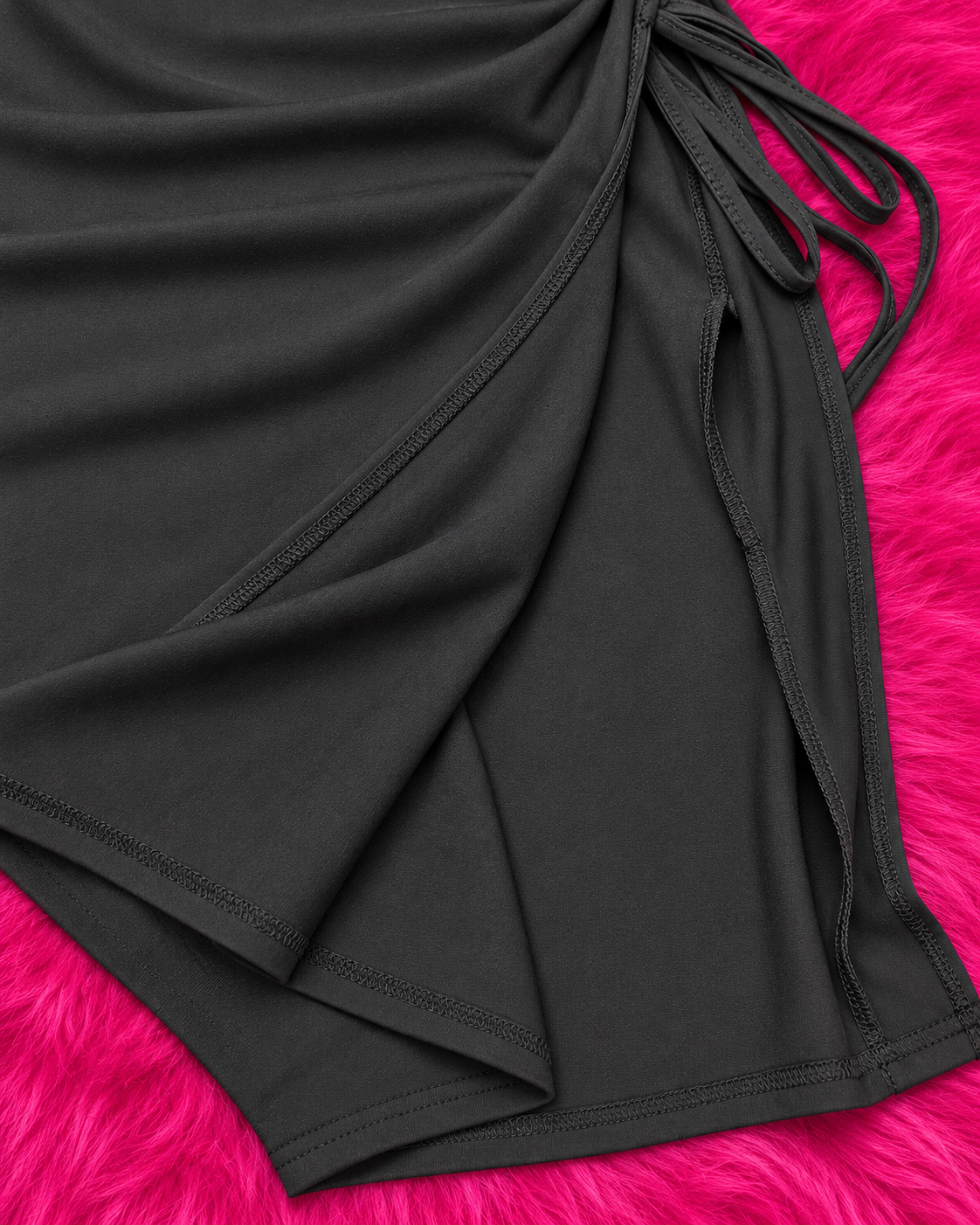 Falda negra con lazada lateral: abertura