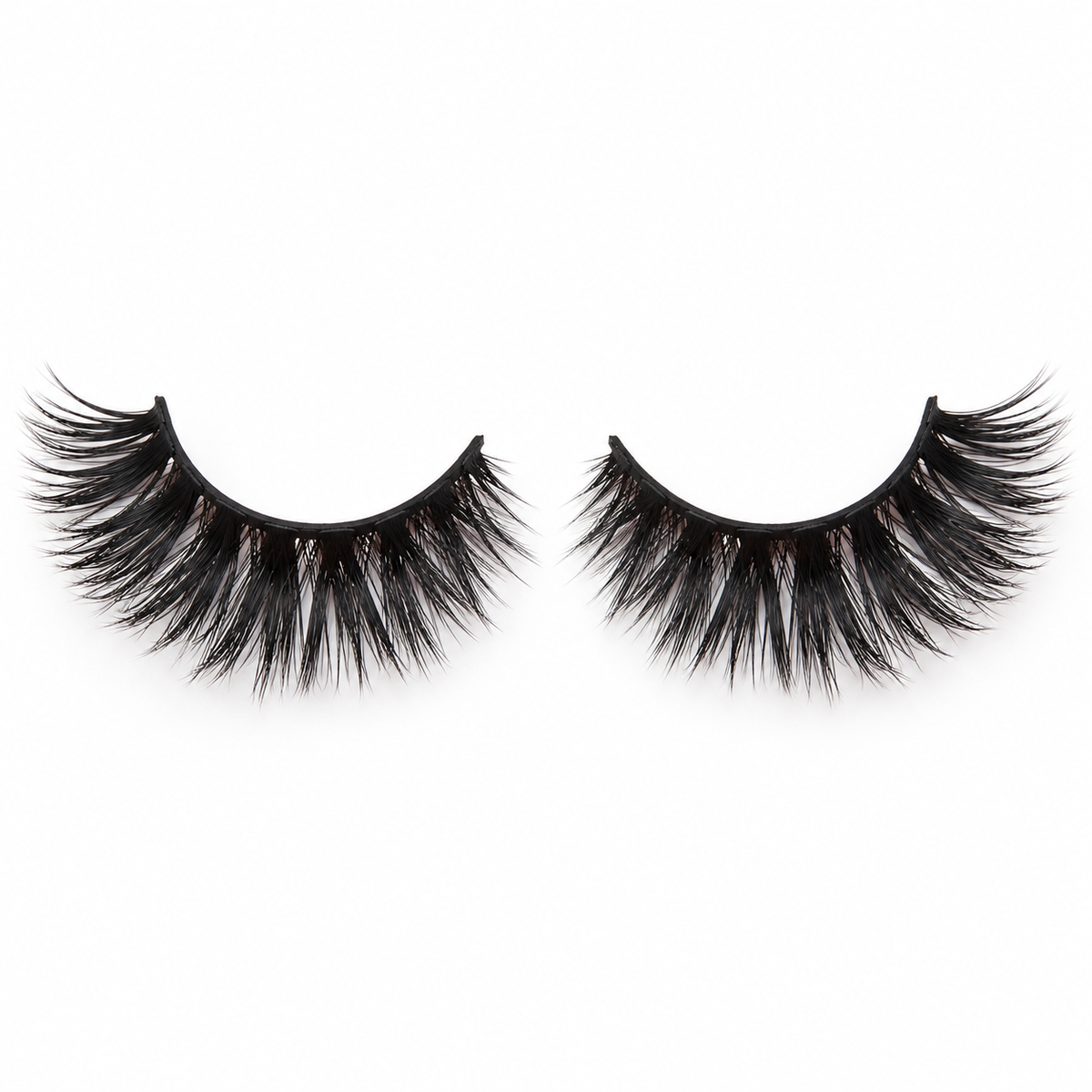 Pestañas Mirada de Diva sobre fondo blanco